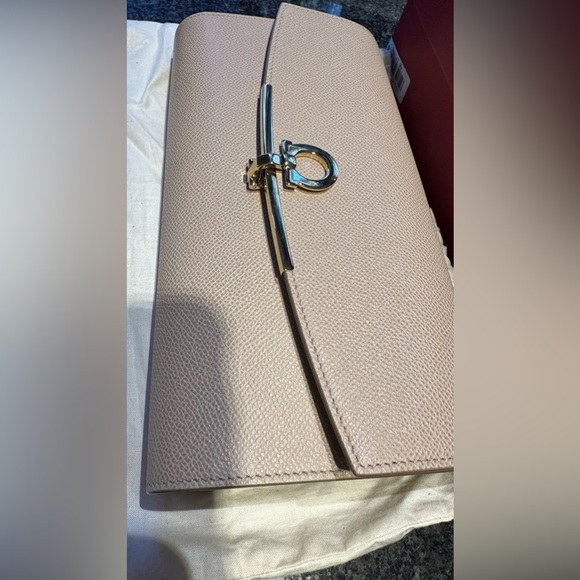 Salvatore Ferragamo Gancini Clutch Bag - Beige - Picture 4 of 13